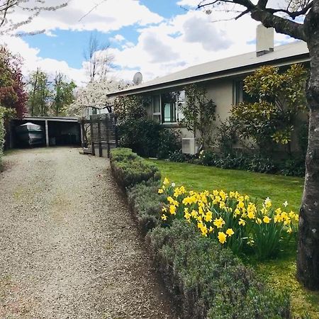 Amazing Aubrey, Walk To Bremner Bay Villa Wanaka Esterno foto