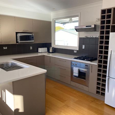 Amazing Aubrey, Walk To Bremner Bay Villa Wanaka Esterno foto