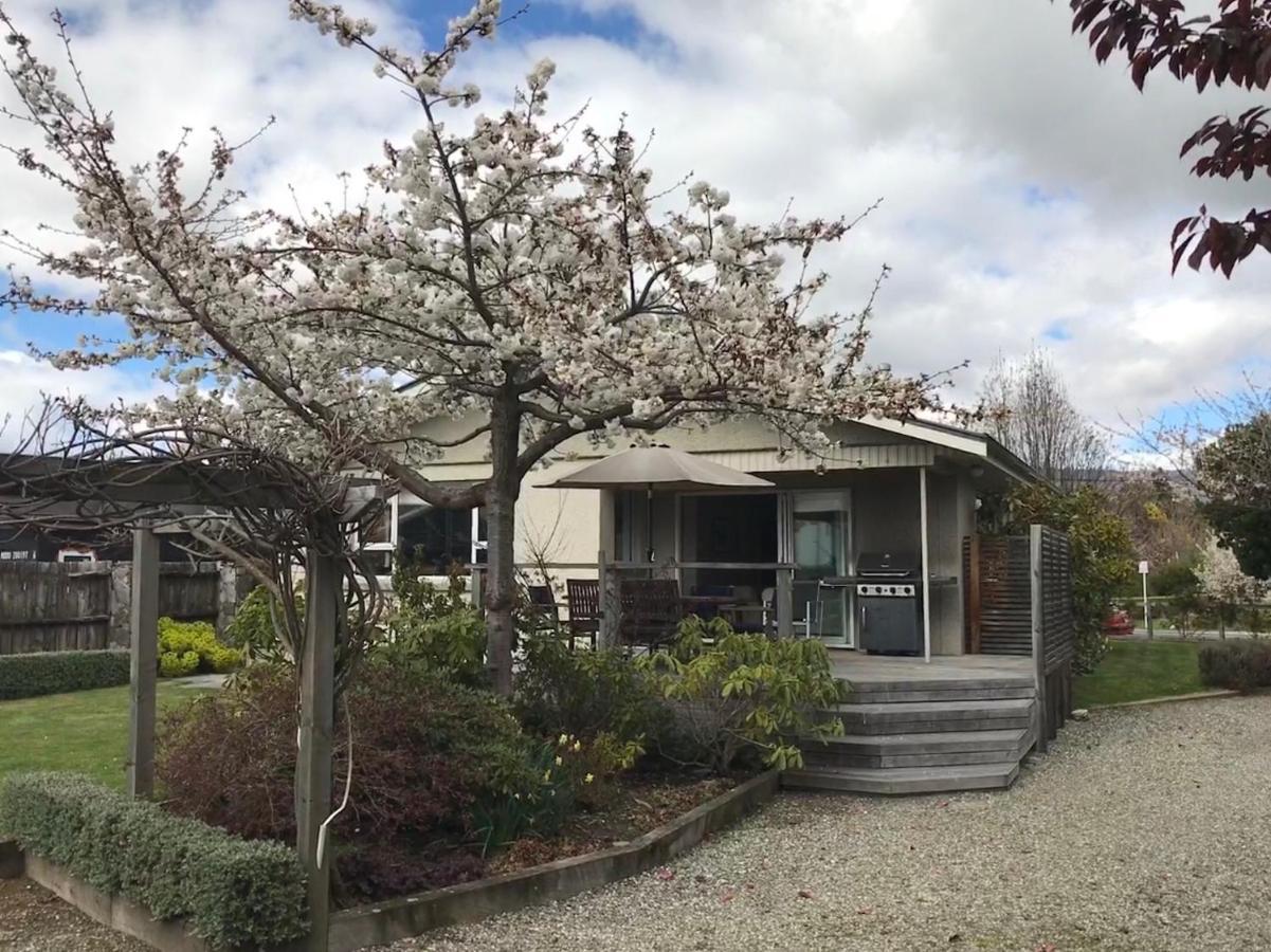 Amazing Aubrey, Walk To Bremner Bay Villa Wanaka Esterno foto