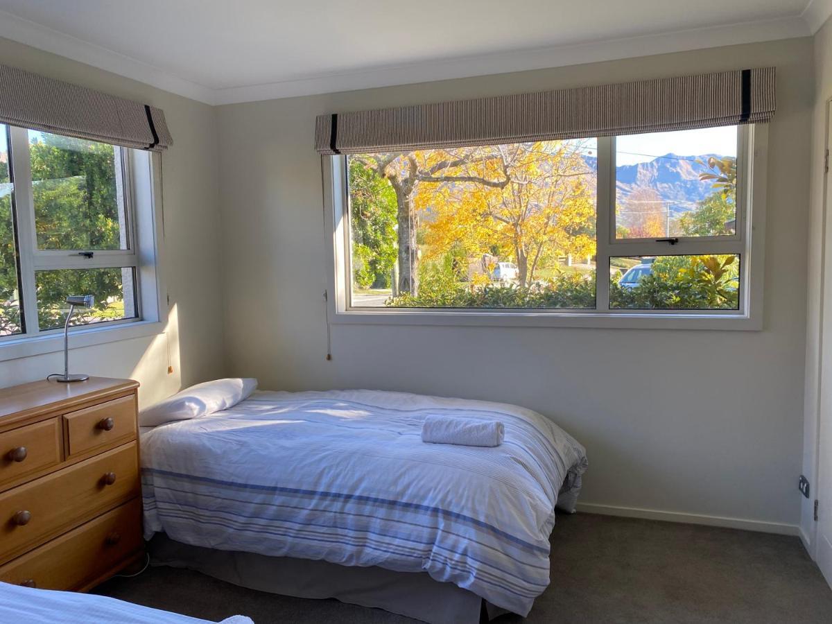 Amazing Aubrey, Walk To Bremner Bay Villa Wanaka Esterno foto